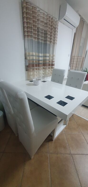 Setovi stolova i stolica: Sto i 4 stolice na prodaju na lalafo.rs — 6 Setovi stolova i stolica: Sto i 4 stolice na prodaju — 6