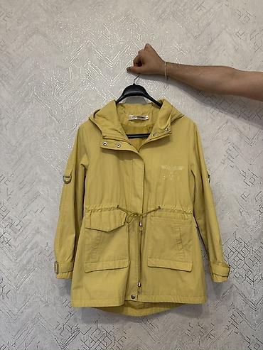 Qadın yüngül parka/kurtka - Rəng: açıq xardal/sarı - Model
