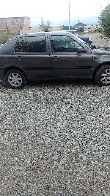 клапан приточный: Volkswagen Vento: 1993 г., 1.8 л, Механика, Бензин, Седан — 1
