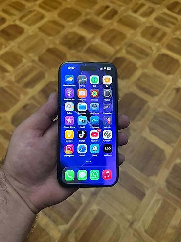 iphone 16 satis: IPhone 15, 256 GB, Qara, Qırıq — 1