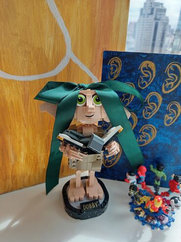 Игрушки: Конструктор Lego в виде персонажа Добби из серии Harry Potter. Фигурка