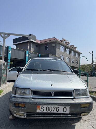 ящик для инструментов в машину: Mitsubishi Space Wagon: 1992 г., 2 л, Механика, Бензин, Минивэн