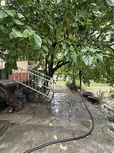 Продажа коттеджей и домов: Частный дом вдоль центральной дороги. Дом состоит из 7- комнат, 3 из — 11