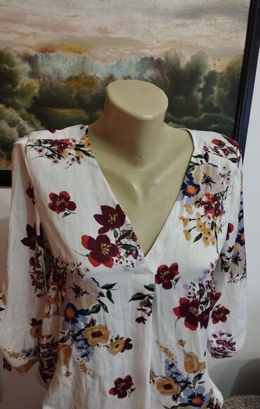 hm sorcevi: Stradivarius, M (EU 38), Viscose, Floral, color - White