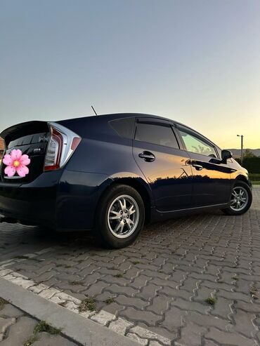 панель торпедо камри 30: Toyota Prius: 2015 г., 1.8 л, Вариатор, Гибрид, Хэтчбэк