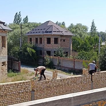 меняю участок: Продаю 2х этажный дом. Участок 6сот. Водопровод, канализация, свет — 9
