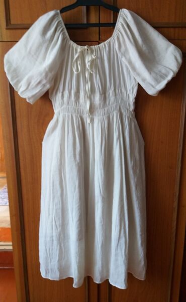 Другая женская одежда: Платье 500 сом
цвет : белый