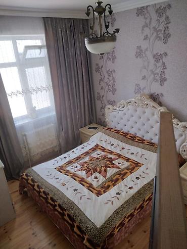 bulbulədə kirayə ev: Salamlar .Ev həyət evidir bir həyətdə 2 evdir birinci ev 3 otaq — 5