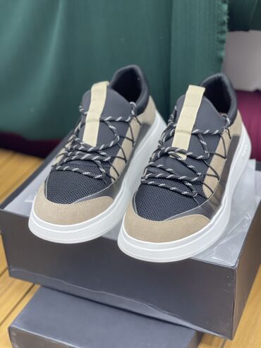 lining кроссовки зимние: Продаю Boss Обувь Boss — это стиль и комфорт на каждый день