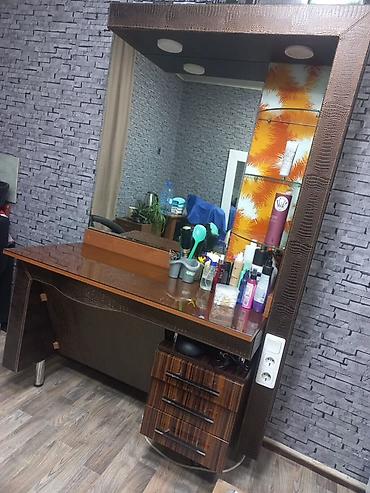 berber masası: Bərbər/salon üçün peşəkar iş masası və güzgü paneli - Böyük ölçülü — 2