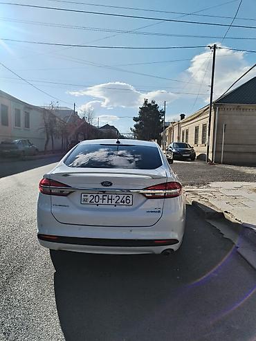 chevrolet volt salon: Ford Fusion Hybrid sedan - Rəng: Ağ - Kuzov: Sedan, 4 qapı - Güc — 4