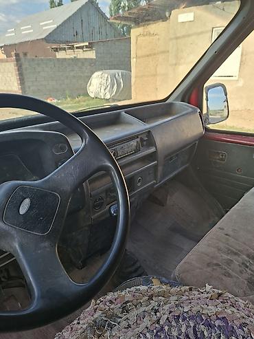 sprinter 2 2: Фургон Ford Transit (пассажирско-грузовой) Основные особенности: - — 4