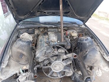 Motor üçün digər detallar: Bmw e36 kuza. Masin zapcas olunur ehtiyyat hiselleri satilir