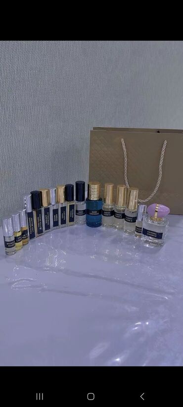 Ətriyyat: Keyfiyyətli ətir axtaranlar üçün düzgün seçim. Delüks keyfiyyət, xoş — 10