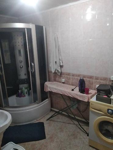 Продажа коттеджей и домов: Продам дом в верхней части города Кара Балта. S 90m². Участок хоз — 11