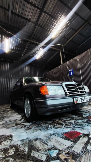 Mercedes-Benz: Mercedes-Benz W124: 1992 г., 2.3 л, Механика, Бензин, Седан