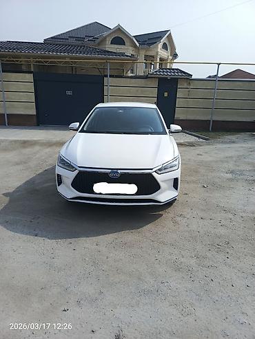 бивайди е3: BYD E3: 2020 г., 0.1 л, Автомат, Электромобиль, Седан — 2