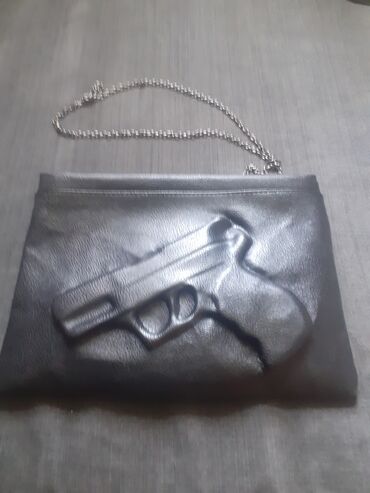 клатч: Продам клатч сумку "пистолет" Бренд: Vlieger & Vandam Цвет