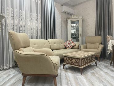 Qonaq otağı dəstləri: İşlənmiş, Künc divan, 2 kreslo