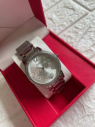 Ručni satovi: Cena:3.400 (Bez kutije)
Cena:3.800 (Sa kutijom)
💋 — 1