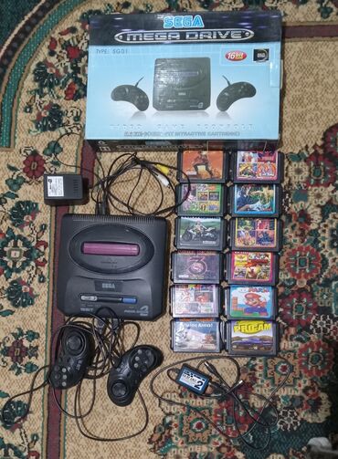 комбо комбик: Игровая приставка Sega Mega Drive (16-bit) с комплектом аксессуаров и