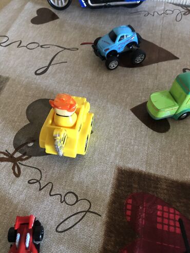 Oyuncaqlar: 13 azn hamisi — 18