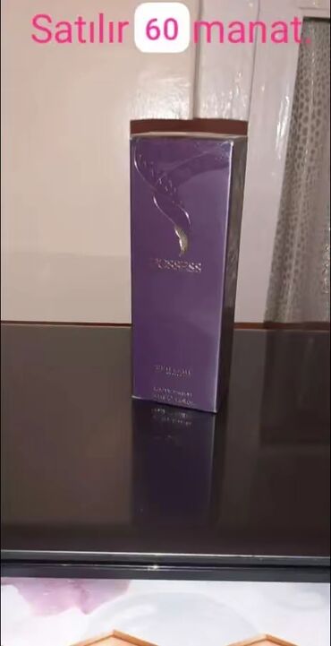 Ətriyyat: Oriflame brendinin "Dancing Lady Hypnotic Night" ətri. Bu ətir 50 ml — 59