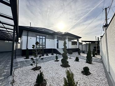 Продажа коттеджей и домов: Ак ордо 3 продаю дом. Участок 4 сотых Дом 130м2 Комуникация: вода — 1