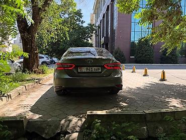 телешка для авто: Toyota Camry: 2023 г., 2.5 л, Автомат, Гибрид, Седан — 5
