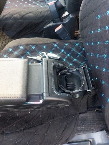 Другая автоэлектроника: Прадаю подлогодник на седан машины любие новый состояние идеалный — 5