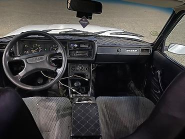 prius 20 kuza salon: Lada sedan (klassik “2107” seriyası görünüşü). Ağ rəngli, 4 qapılı — 2
