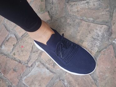 Women's Sneakers and athletic shoes: 38 — 3
