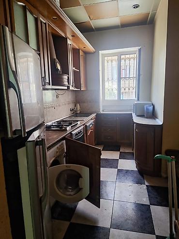 otel satışı: 4 otaq 6/2 hər şəraiti var metro gənclik irşad otelin yanı qiymət 700 — 1