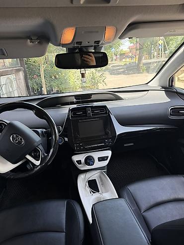 fit 2012: Toyota Prius: 2016 г., 1.8 л, Вариатор, Гибрид, Хэтчбэк — 6