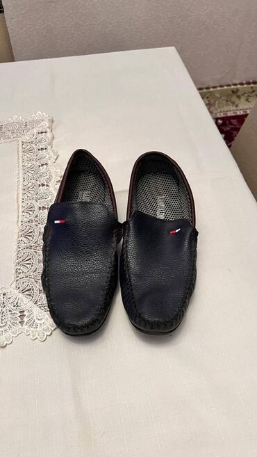 ayaqqabı кожанные: Her birinin razmeri 41 . Qiymət 15 azn