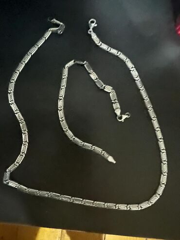 gümüş qolbağ: Dəstə daxildir: Bilərzik, Boyunbağı, Gümüş, 925 Əyar, 50 Qramm