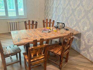 Качели: 1 stol6 stul işlənmiş Oturacaqlar yaxşı vəziyyətdə Stolada 30/40