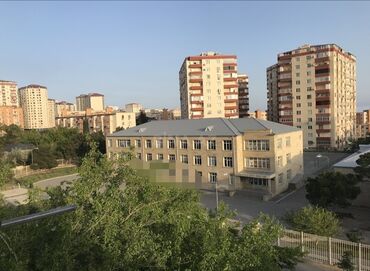 ulduzda kirayə evlər: Hezi aslanov metroya bes deqe mesafede 5/5 de 3 otaq yari esyali