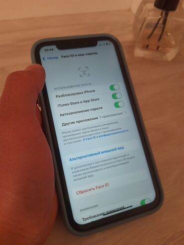 Apple iPhone: IPhone Xr, Б/у, 64 ГБ, Красный, Чехол, 75 % — 1