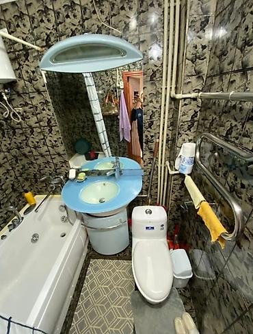 flat osh: 3 комнаты, 58 м², 4 мкр 4 этаж — 7