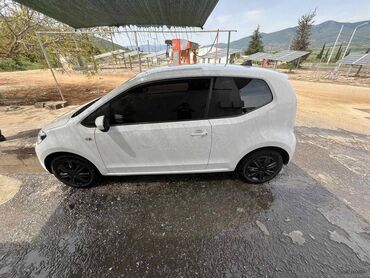 Οχήματα: Volkswagen Up: 1 l. | 2016 έ. Χάτσμπακ