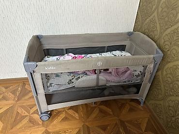 Kidilo uşaq çarpayısı/oyun beşiyi - Rəng: bej-boz - Yanları nəfəsalan lalafo.az -da Kidilo uşaq çarpayısı/oyun beşiyi - Rəng: bej-boz - Yanları nəfəsalan