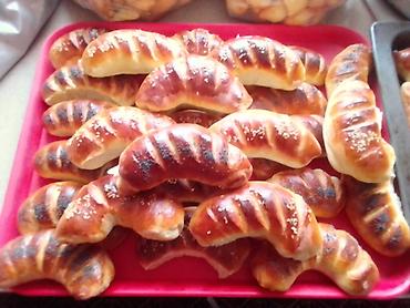 Выпечка, хлебобулочные изделия: Фермерская лавка предлагает домашнюю выпечку: мини-самса и рогалики - — 3