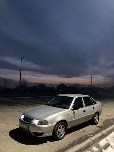 Daewoo: Daewoo Nexia: 2010 г., 1.6 л, Механика, Бензин, Седан