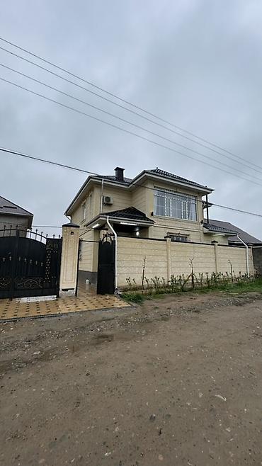 Продажа коттеджей и домов: Ак-ордо 3 конушунан Жаны салынган 220кв/м2 6 болмодон турган 2 этаж уй — 23