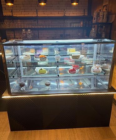 Siriniyyat vitrini satilir tam iwlekdi Qiymeti 600 manat Unvan Iceri