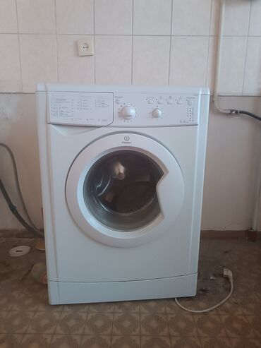 машинка афтамат: Кир жуучу машина Indesit, Автомат, 5 кг чейин, Компакттуу