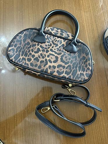 guccı: 3u biryerdə 60azn 1) Michael Kors çiyin çantası - Rəng: boz/qara MK — 3