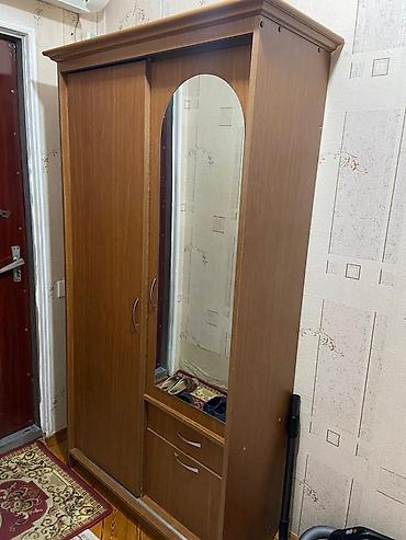 ucuz dolab: Kompakt dəhliz dolabı – aynalı, sürgülü qapılı model. - Material — 1