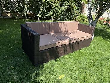 Садовый диван из искусственного ротанга. Трехместный диван для